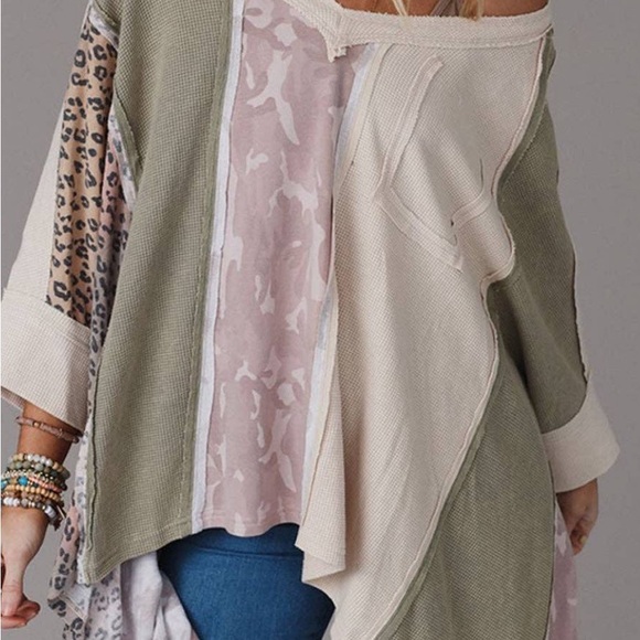 Oversized Exposed Seam Top - Picture 3 of 3